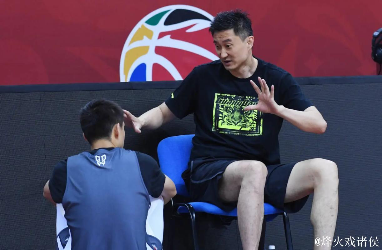 太给面子！杨鸣效仿杜锋，潜力赛派年轻小将，赛后发言太霸气