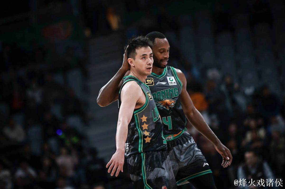 赵继伟13+7辽宁险胜天津 浙江6人上双胜上海