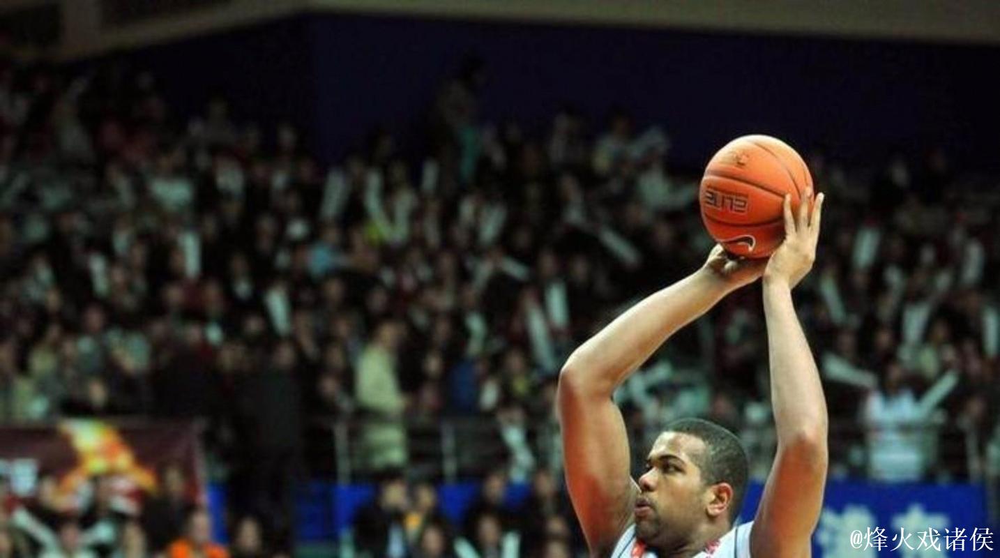 上海男篮裁掉外援,真不是他技术差,管理层私下曝嫌他直播比训练用心,职业态度才是硬通货 上海男篮裁掉外援,真不是他技术差,管理层私下曝嫌他直播比训练用心,职业态度才是硬通货