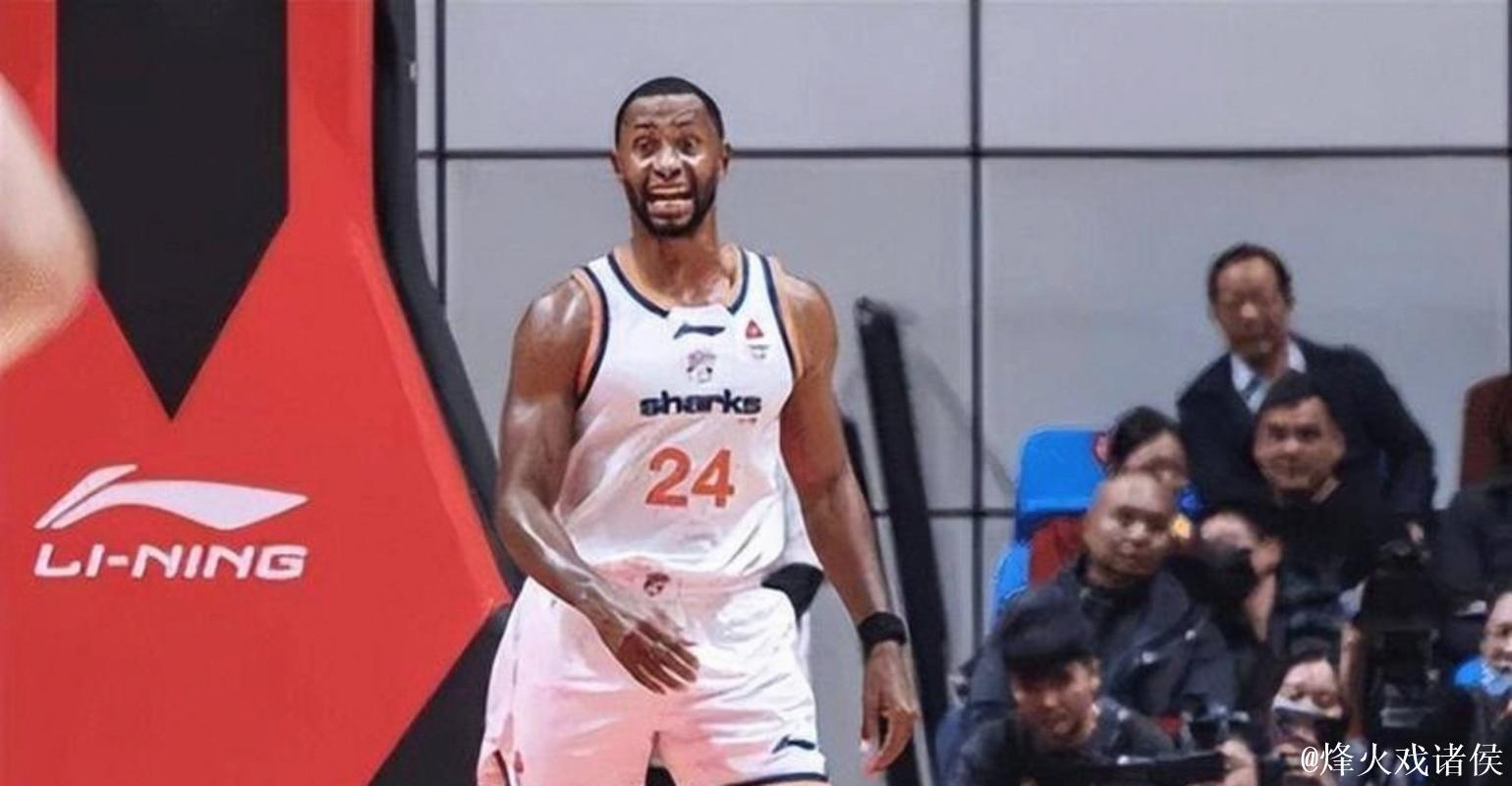 上海男篮裁掉外援,真不是他技术差,管理层私下曝嫌他直播比训练用心,职业态度才是硬通货 上海男篮裁掉外援,真不是他技术差,管理层私下曝嫌他直播比训练用心,职业态度才是硬通货